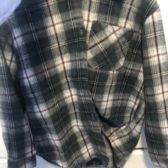 Women’s oversized flannel - Picture 2 of 2